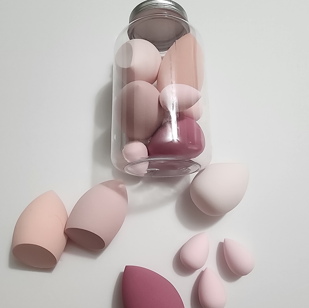 Beauty blender makeup with storage jar